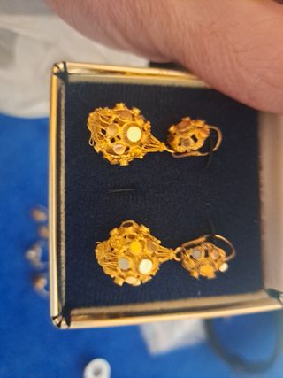 Lote anillos y pendientes oro de 18k