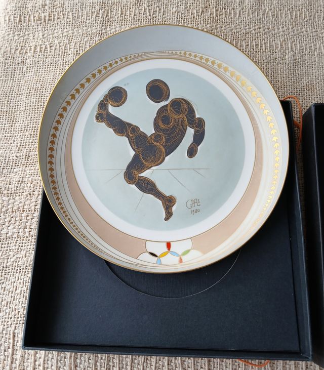 SALVADOR DALÍ Plato Col. FUTBOL 26cmØ