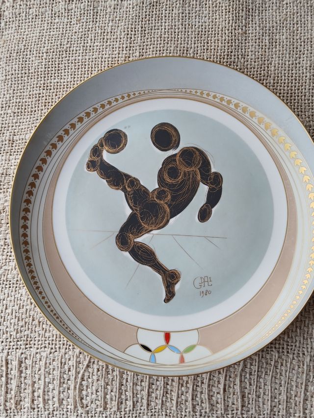 SALVADOR DALÍ Plato Col. FUTBOL 26cmØ