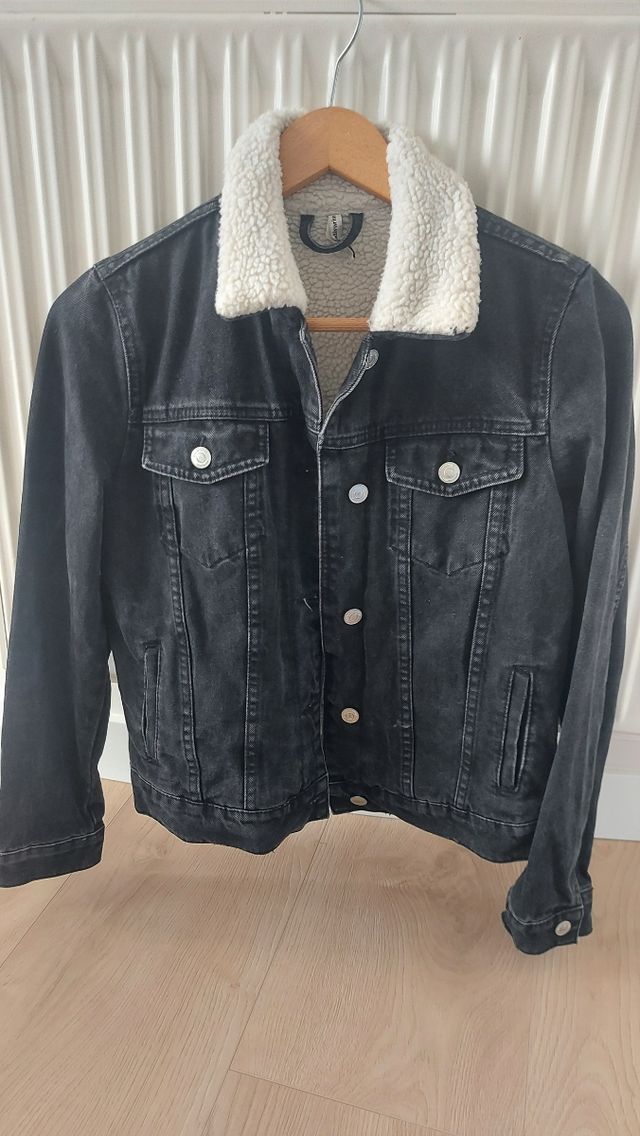cazadora vaquera negra