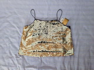 Top de lentejuelas 