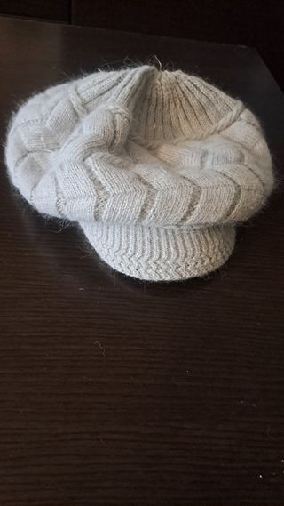 Gorro visera de lana gris