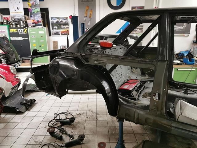 Costados Aletas carbono BMW E30 M3