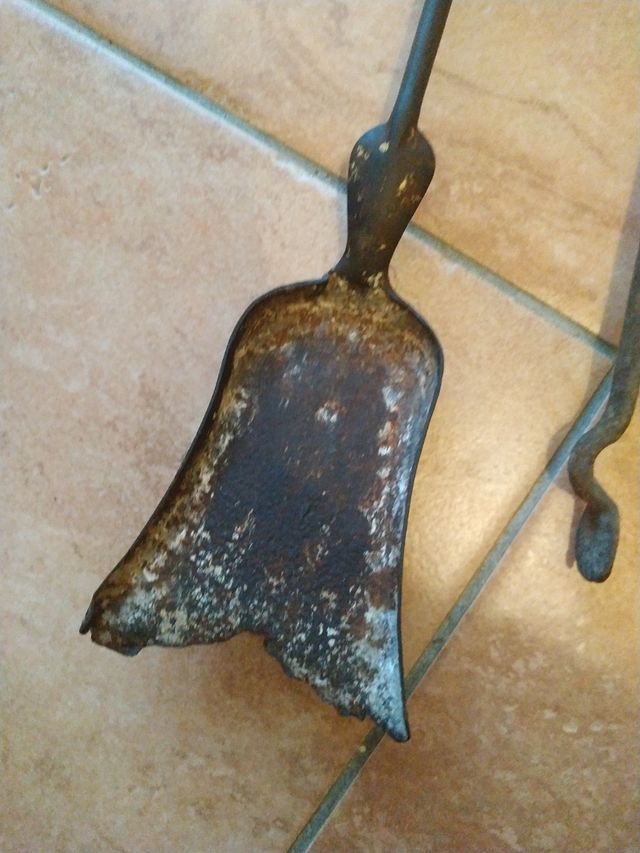 Paletta e pinza per camino