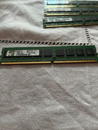 Memoria Ram ddr2 4GB (cuatro modulos de 1GB).