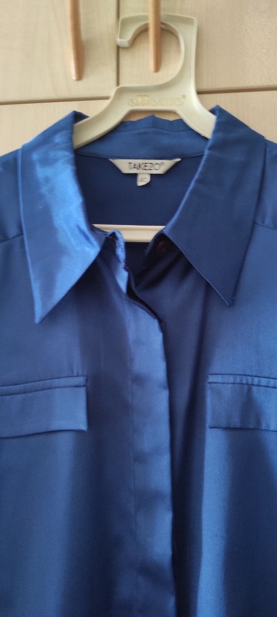 Blusa de raso de Takezo