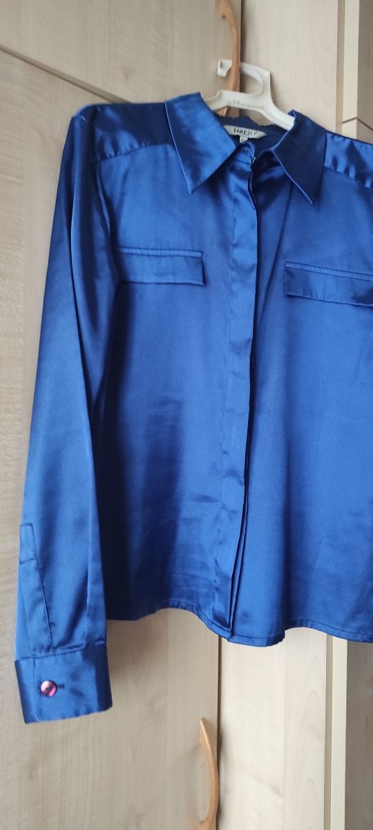 Blusa de raso de Takezo