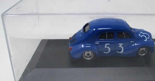 Renault 4CV deportivo esc 1/43