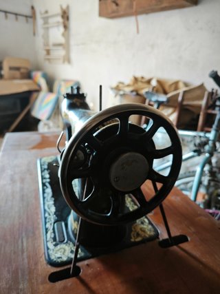 Maquina de coser Antigua SINGER