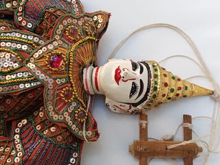 ANTIGUO TÍTERE DE MADERA DE BIRMANIA