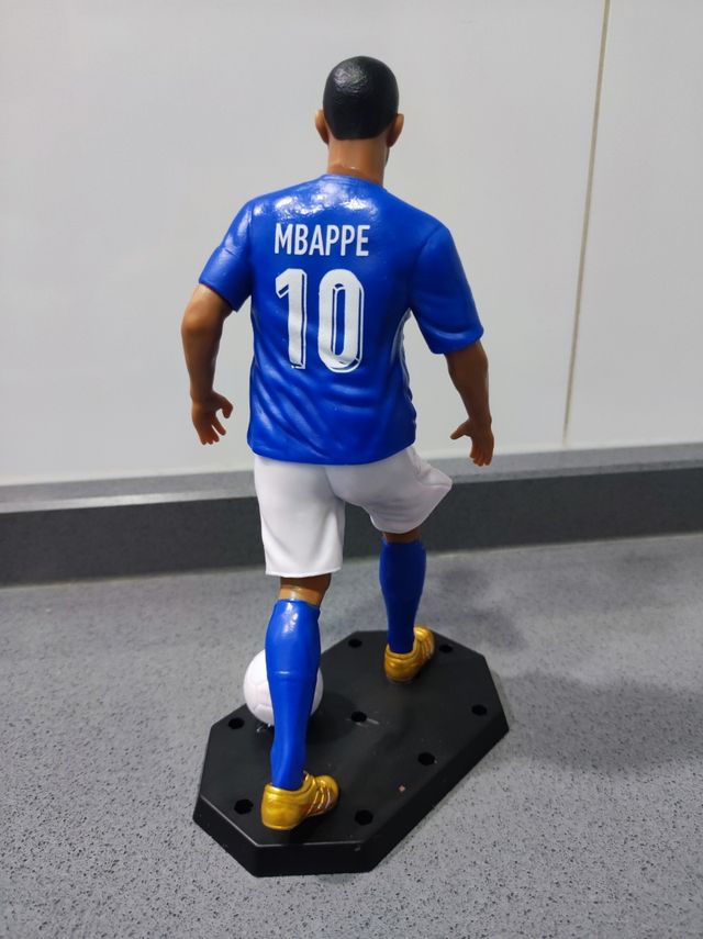 FIGURA 18cm KYLIAN MBAPPÉ FRANCIA 