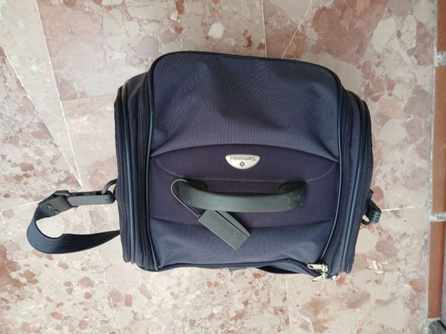 Maleta y neceser Sansonite