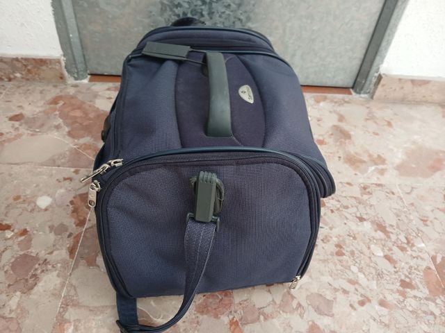 Maleta y neceser Sansonite