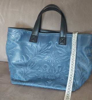 Borsa in pelle stampa fiori stilizzati 