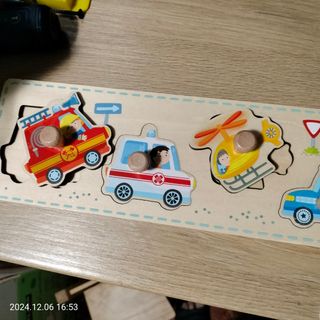Puzzles para bebes. 2€ cada uno y el de la caja 3€