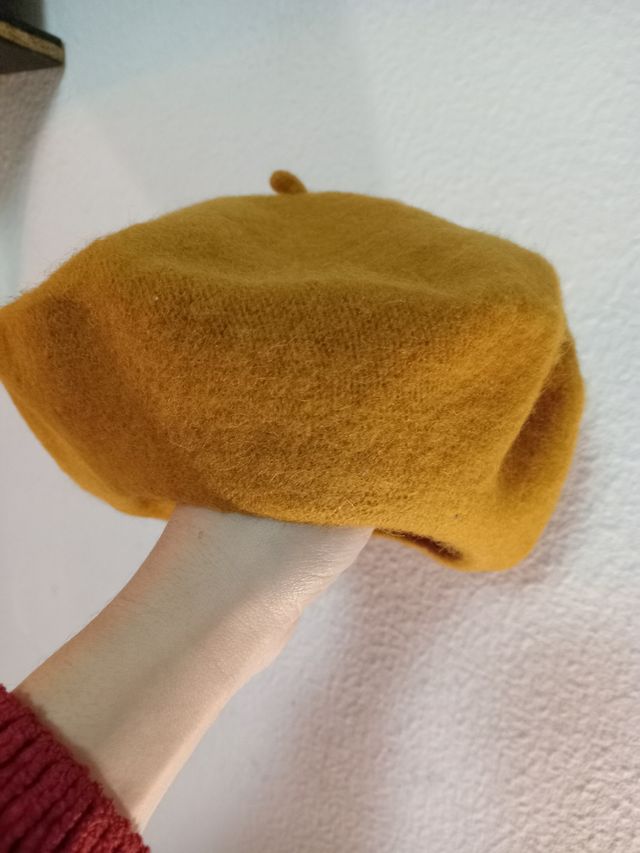 Boina color mostaza