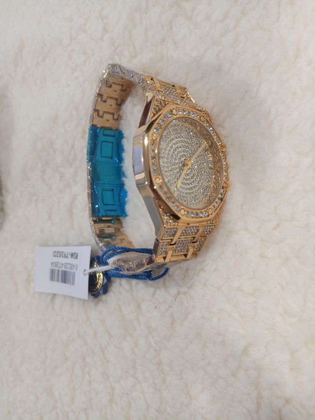 Reloj, nuevo sin estrenar.