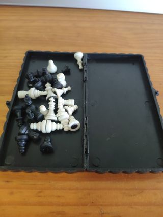 Ajedrez magnético plegable pequeño