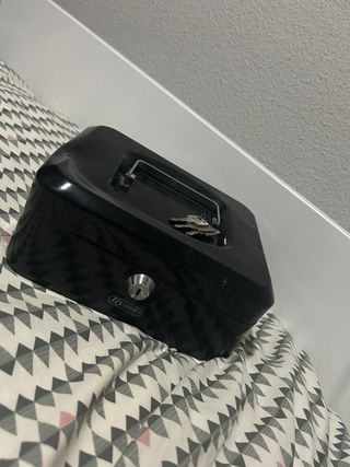 Caja seguridad negra