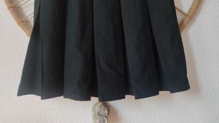 Falda negra de tablas 