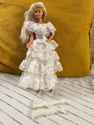 Barbie Sposa con vestito ed accessori
