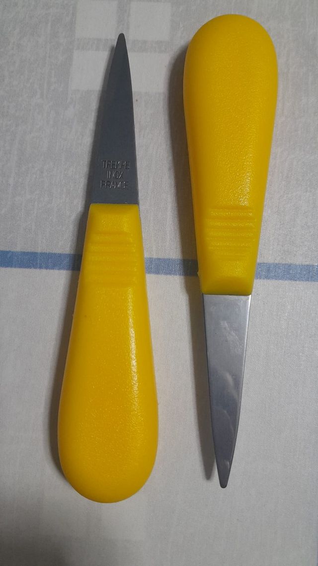 Lote de seis cuchillos ostreros