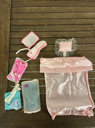 Barbie vestita da notte con accessori vari