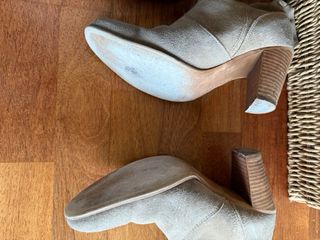 Botines camperos de ante beige