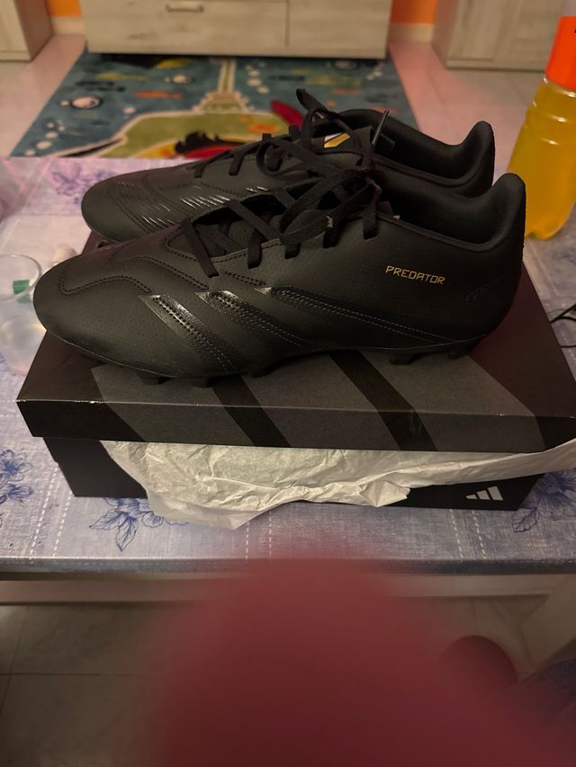 BOTAS DE FUTBOL PREDATOR