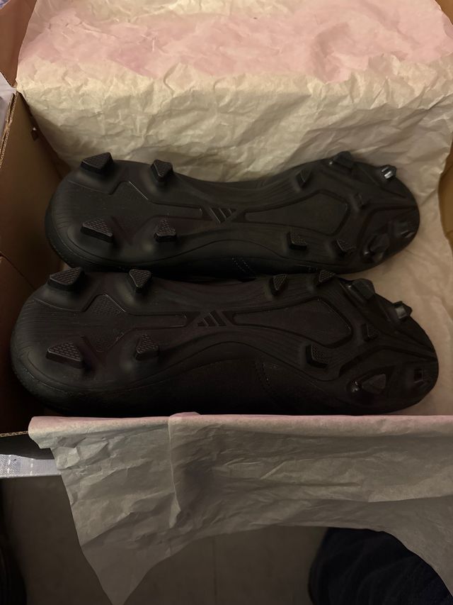 BOTAS DE FUTBOL PREDATOR