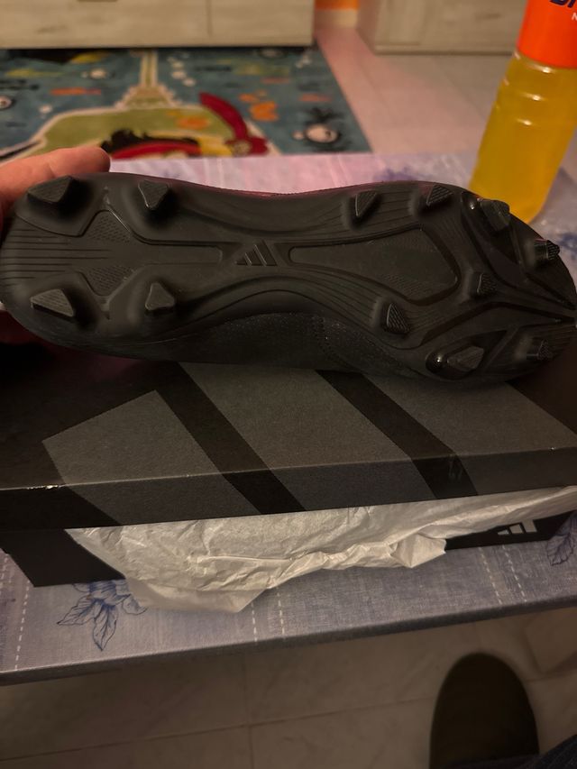 BOTAS DE FUTBOL PREDATOR