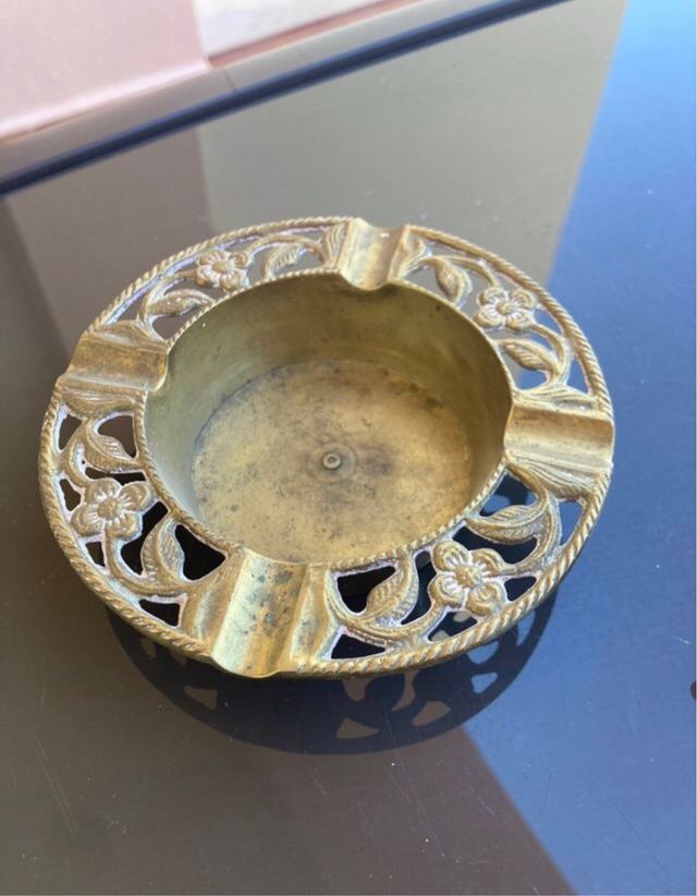 Cenicero vintage latón