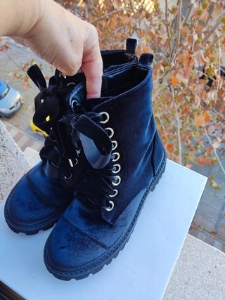 Botines negros estilo militar nuevos.