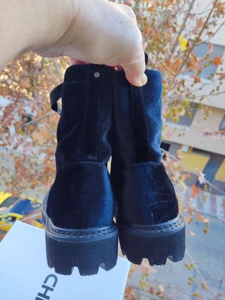 Botines negros estilo militar nuevos.