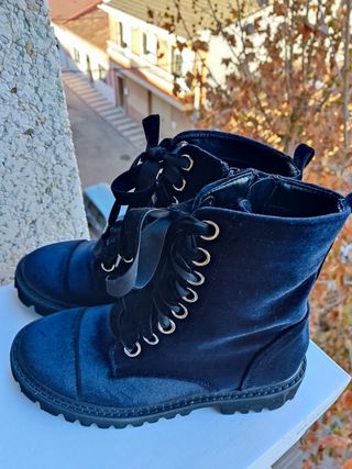 Botines negros estilo militar nuevos.