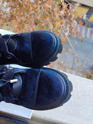 Botines negros estilo militar nuevos.