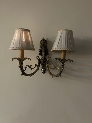 Lámpara de pared de dos cabezales