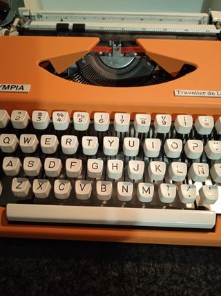 MAQUINA DÉ ESCRIBIR.