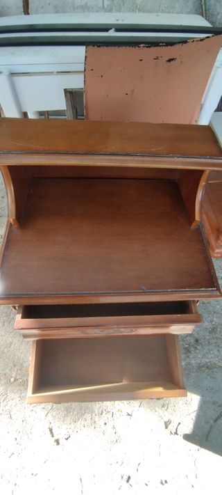 Mesilla de dormitorio 2 cajones con altillo