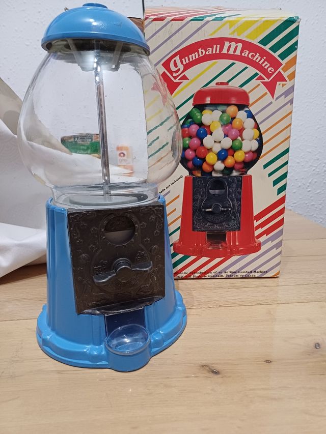 Dispenser di gomme da masticare metallico modello vintage