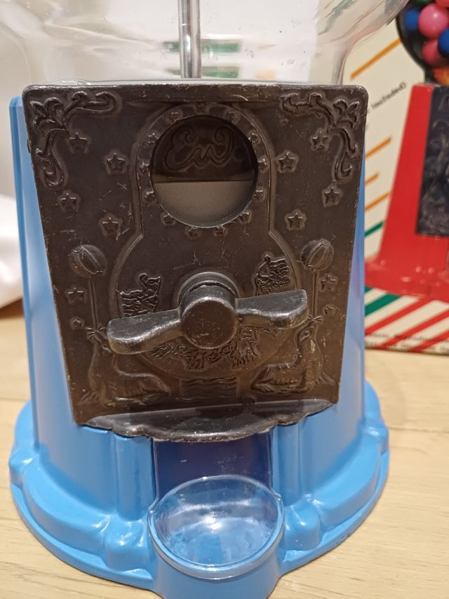 Dispenser di gomme da masticare metallico modello vintage