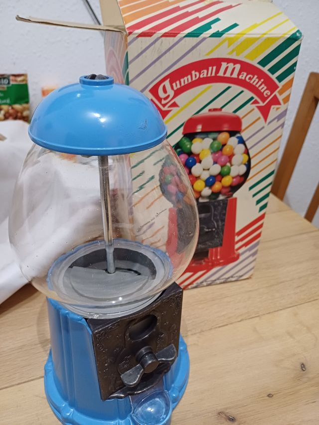 Dispenser di gomme da masticare metallico modello vintage