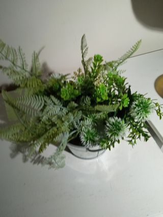 2 Cestos metálicos con planta artificial