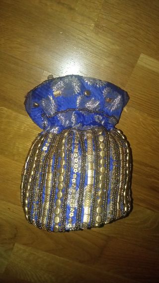 bolso fiesta dorado con abalorios