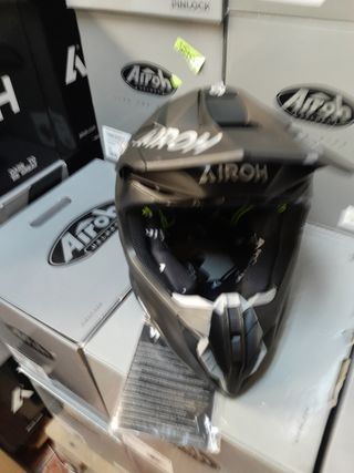 Casco moto M cross Airoh 