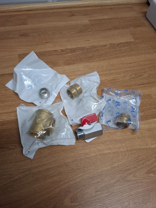 LOTE PIEZAS LATON VARIAS (NUEVAS)