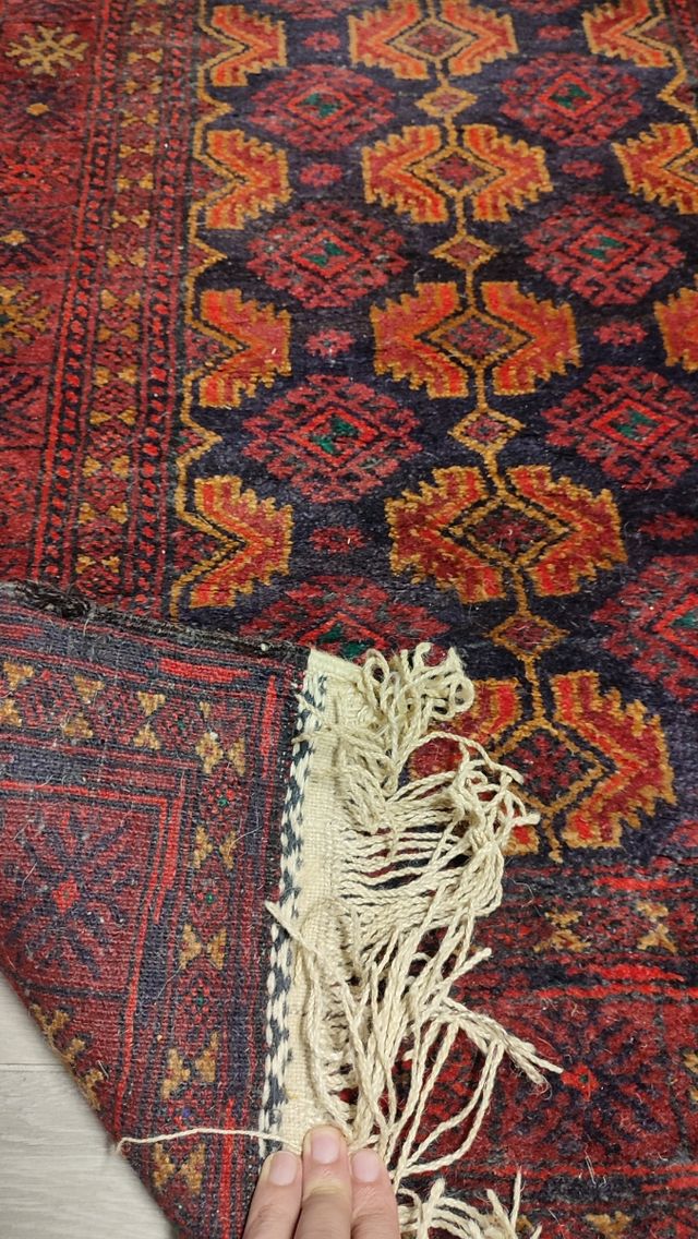 Alfombra persa hecha a mano antigua 