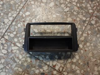 Cajón para adaptar radio mercedes c220