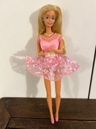 Barbie n. 5 con vestito ed accessori