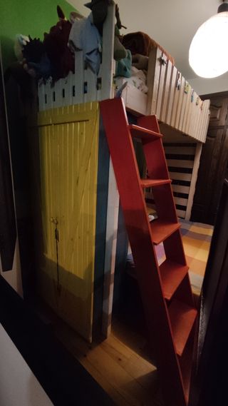 Cama Alta con Ropero